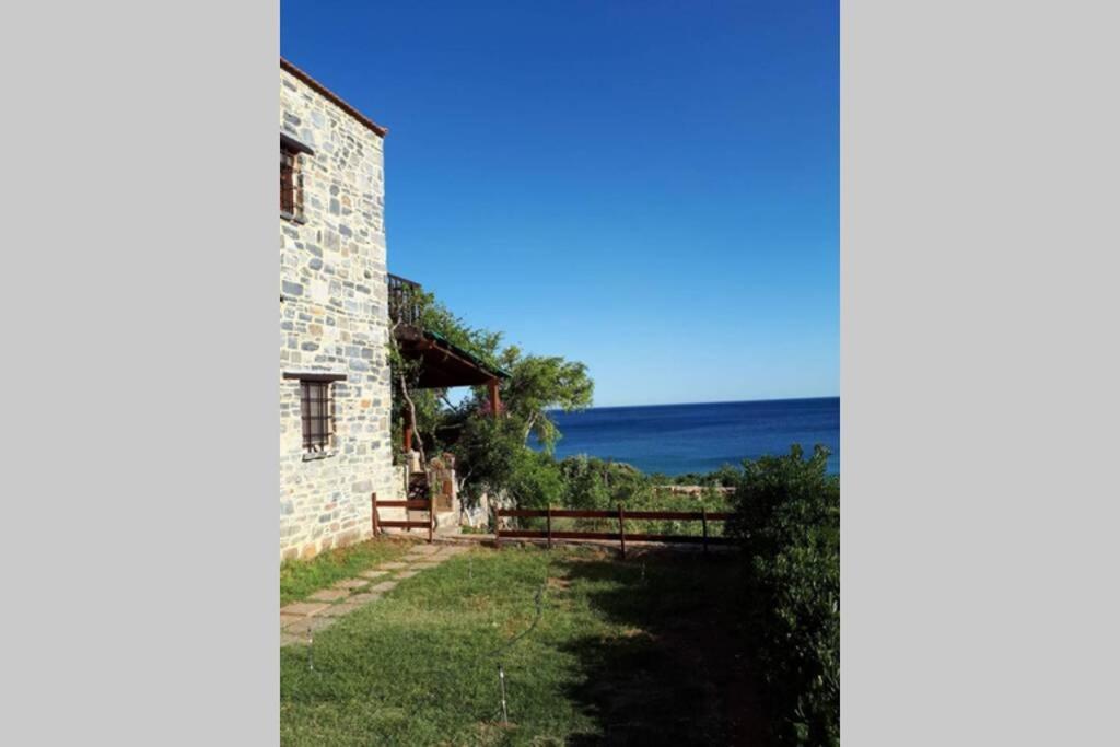 Traditional Stone House By The Sea... Kapetanianá Buitenkant foto