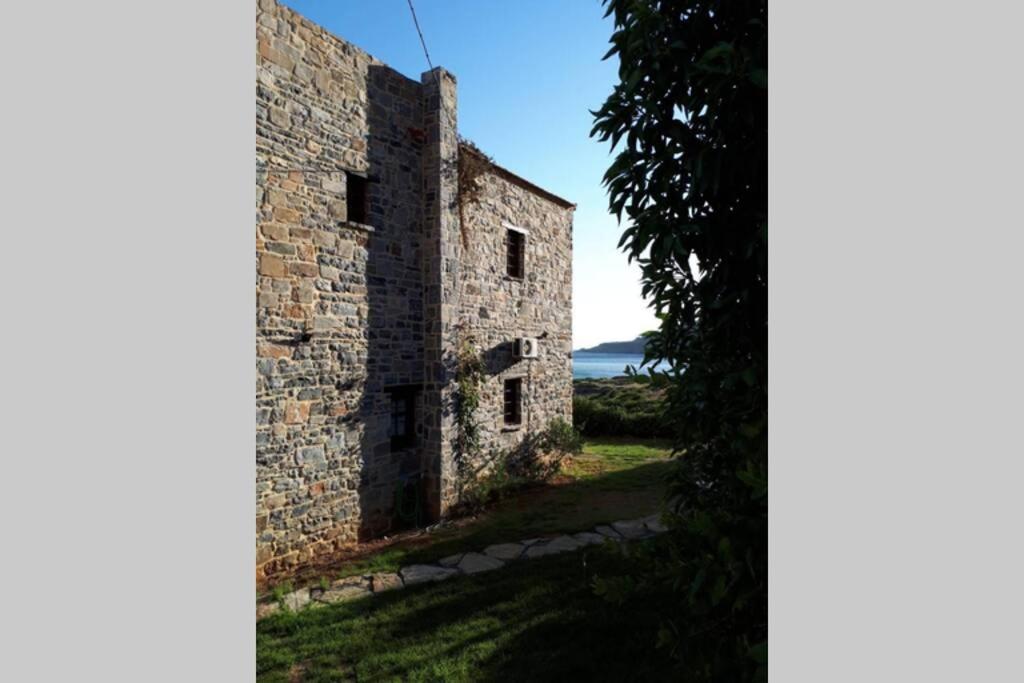 Traditional Stone House By The Sea... Kapetanianá Buitenkant foto