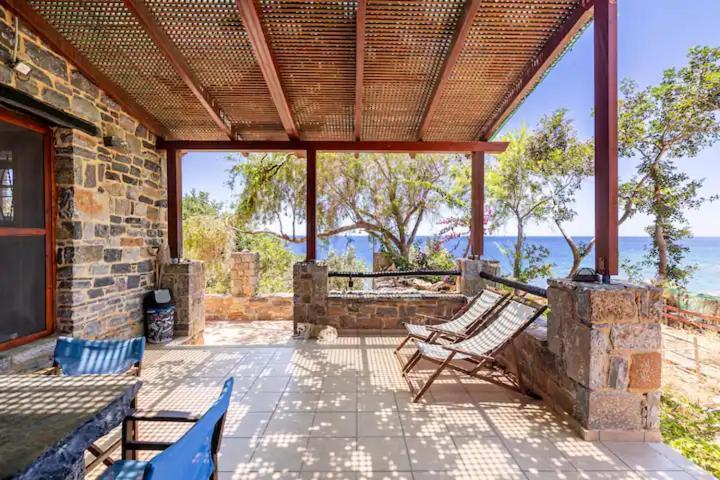 Traditional Stone House By The Sea... Kapetanianá Buitenkant foto